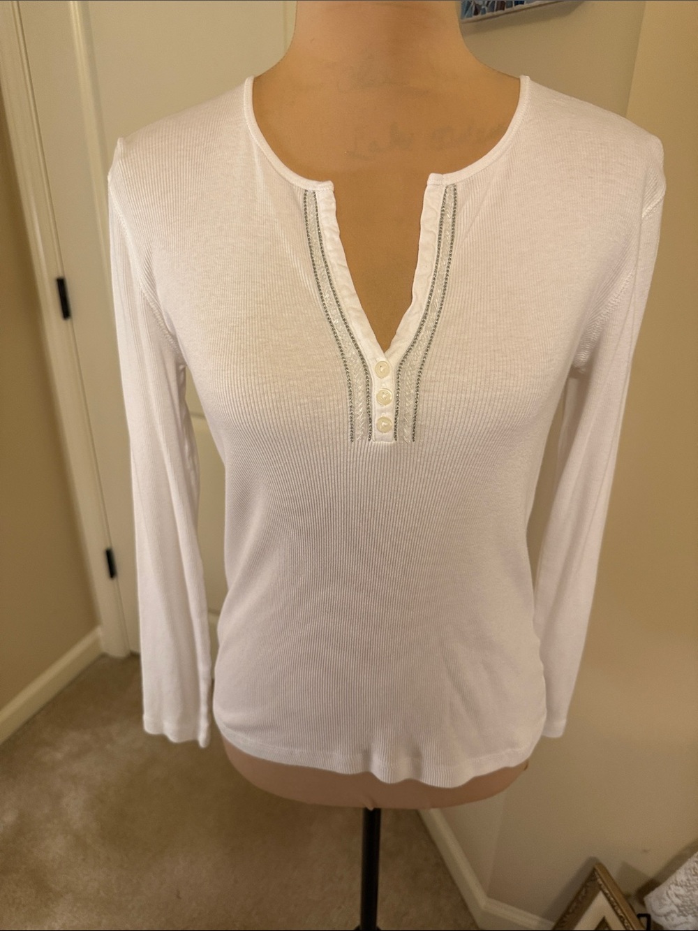 Jones New York Vintage White Long-Sleeve Ribbed Henley Top